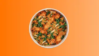 Rice Cake Popcorn Chicken z sosem ostrym
