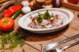 Salată de ceapă roșie