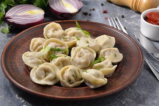 Пельмені з курочкою (240/20г)