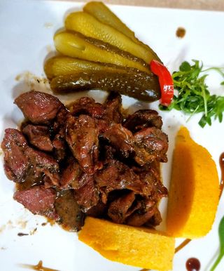 PASTRAMA  DE  BERBECUT   cu mamaliguta                                 