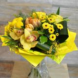 Buchet cu Orhidee Galbenă