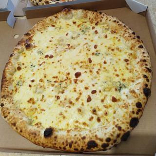 Pizza Quattro Formaggi Ø32cm