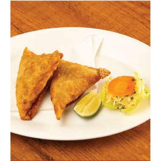 A Pair Of Samosa Beef / Chicken