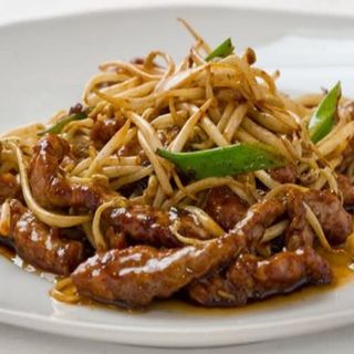 Ternera Con Brotes De Soja