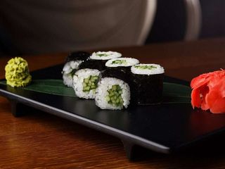 Хосомакі з огірком