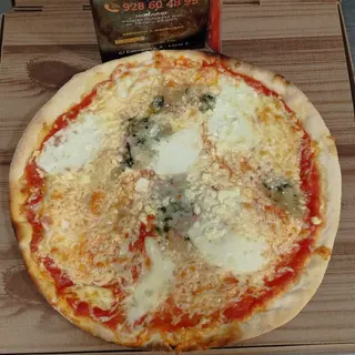 Pizza 4 Quesos (Familiar)