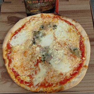 Pizza 4 Quesos (Familiar)