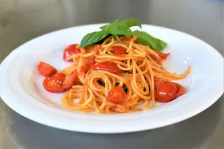 Spaghetti al pomodoro fresco e basilico