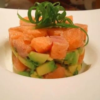 Tartar Salmón Con Aguacate 