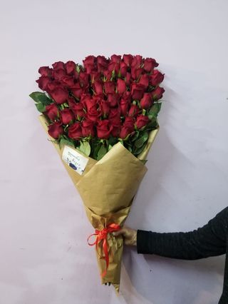 ჰოლანდიური წითელი ვარდები , 50 ტოტი