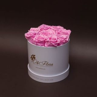 9 trandafiri criogenați roz în cutie de lux mică albă