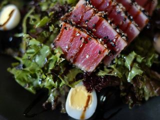 Салат з тунцем