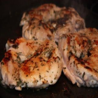 Menú De Muslo Deshuesado Con Papas Fritas