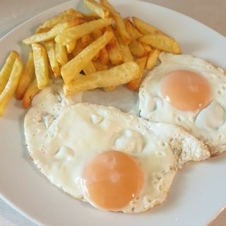 Huevos frtios con patatas