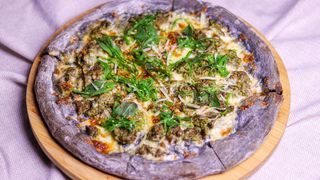 ფარშირებული პიცა ნიგვზით 33cm