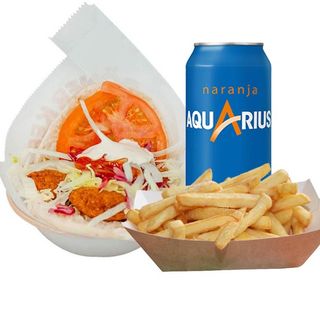 Menú De Kebab Falafel, patatas y bebidas.