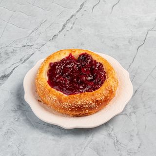 ватрушка с вишней 