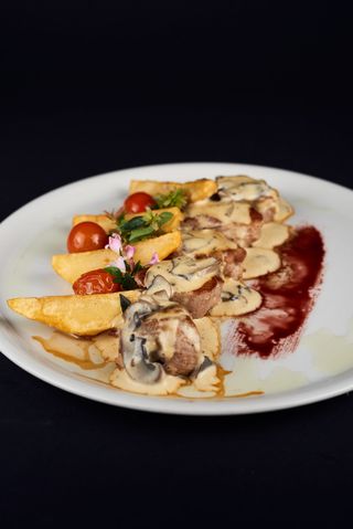 Medaljoni u sosu od šampinjona