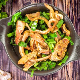 17.Пикантни свински ушички (210г)