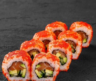 Каліфорнія з лососем в ікрі (330г)