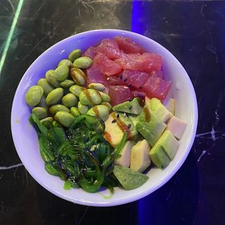 S13. Poke tuna (con tonno)