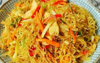 47. Fideos De Arroz Al Estilo Singapur