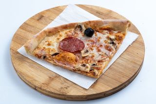 Pizza Quattro Stagioni felie