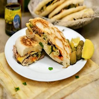 Chapati Omelette Thon Frites