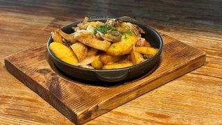 Пательня з беконом і грибами (300г)