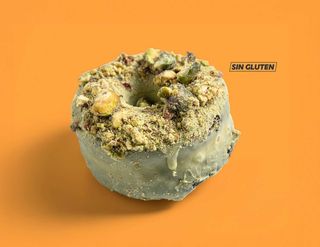 Roll de pistacho, calabaza y arándanos