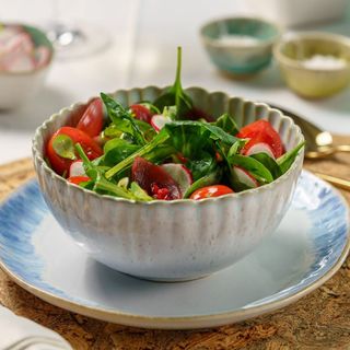 Mix de salata verde cu roşii cherry