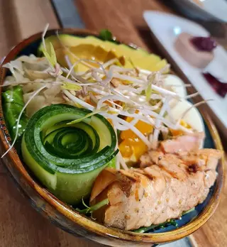 Bowl cu somon