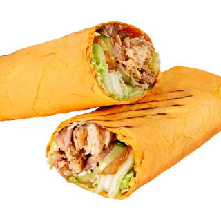 Шаурма с курицей в сырном лаваше