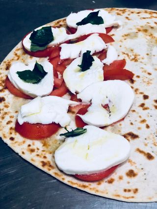 Piadina caprese