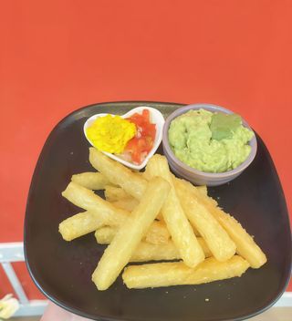Yuca Frita Con Guacamole