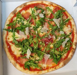 Pizza Con Embutido Serrana (33 Cm.)