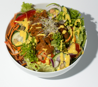 Sałatka Vegan Pastrami 