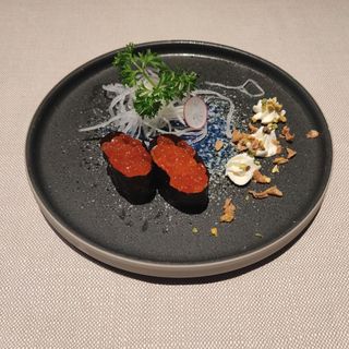 GUNKAN UOVA DI SALMONE