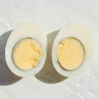 Яйцо вареное