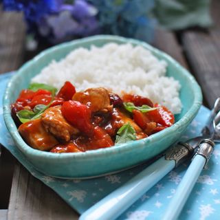 Чахохбили в остром овощном соусе