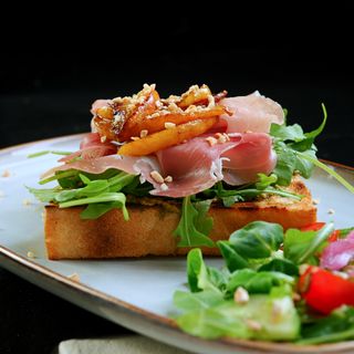 TOST BURATTA PROSCIUTTO
