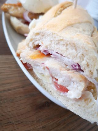 Sanduiche de Frango e Brie