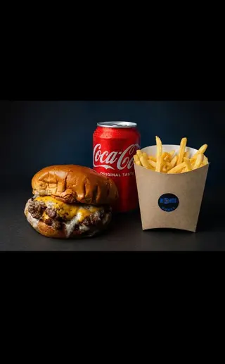 Triple truffle burger + pomfrit + coca-cola