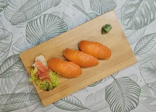 Sake Sushi (3 Uds.)