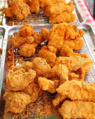 Menu  Pollo fritto ( 10) pezz Misto + Patatine fritte + bibite 