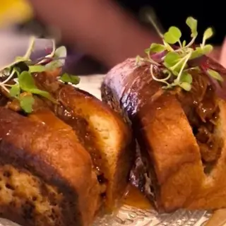 Ración De Mini Brioche De Costilla A La Barbacoa (2 Uds.)