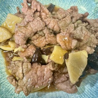 35. Ternera Con Bambú Y Setas Chinas