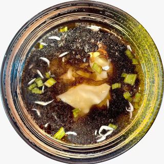 Sopa Wonton + Roujiamo a elección + 4 Gyozas