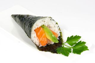 227. Sake avocado temaki