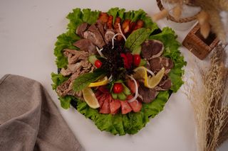 Мясное тарелка (530г)